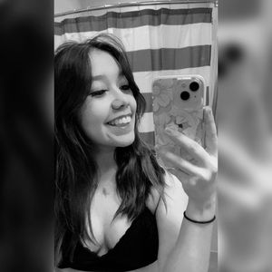 Meet your Posher, Adriana